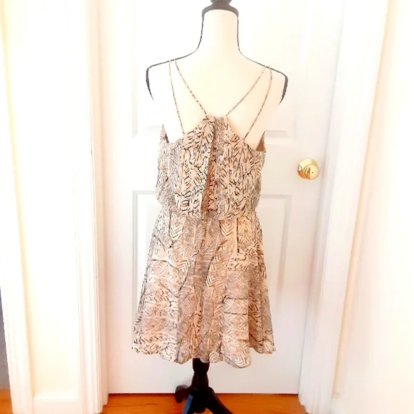 Ark & Co. Sleeveless V-neck Flounce Dress Size Medium - Picture 3 of 4